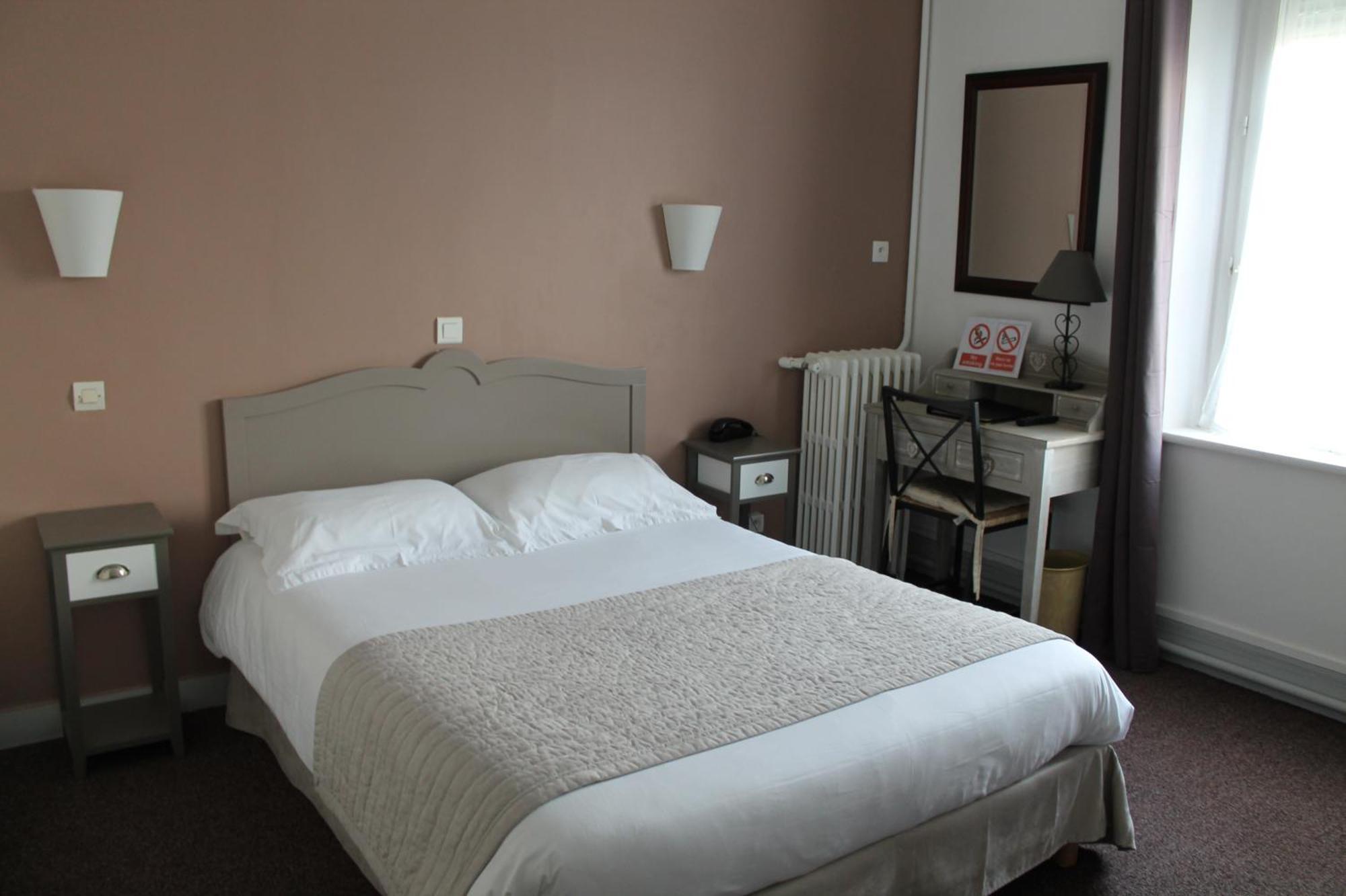 Hotel Moderne Gisors Buitenkant foto