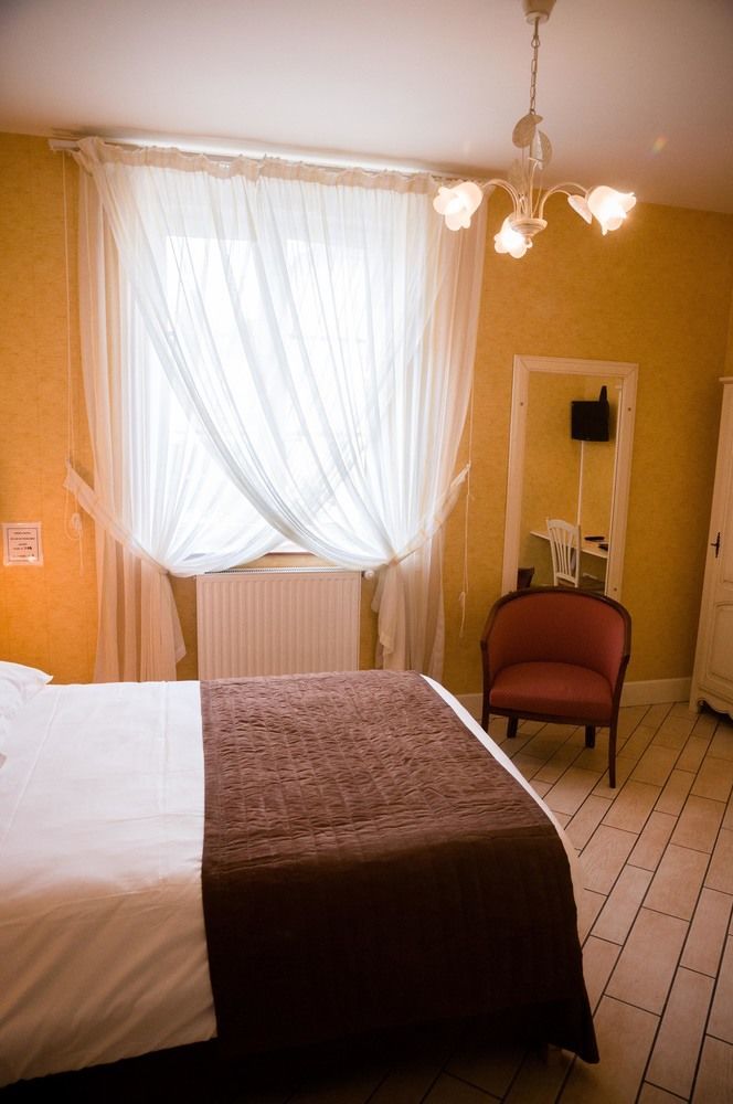 Hotel Moderne Gisors Buitenkant foto