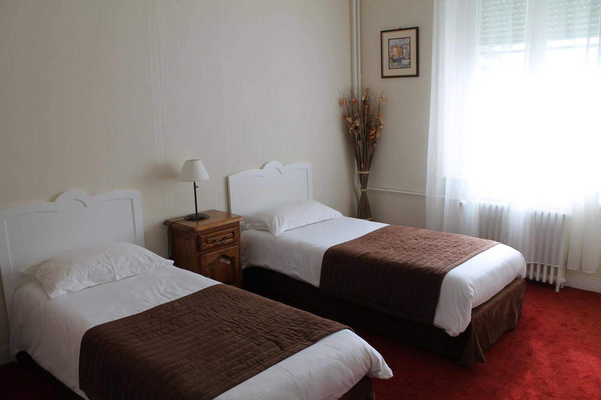 Hotel Moderne Gisors Buitenkant foto