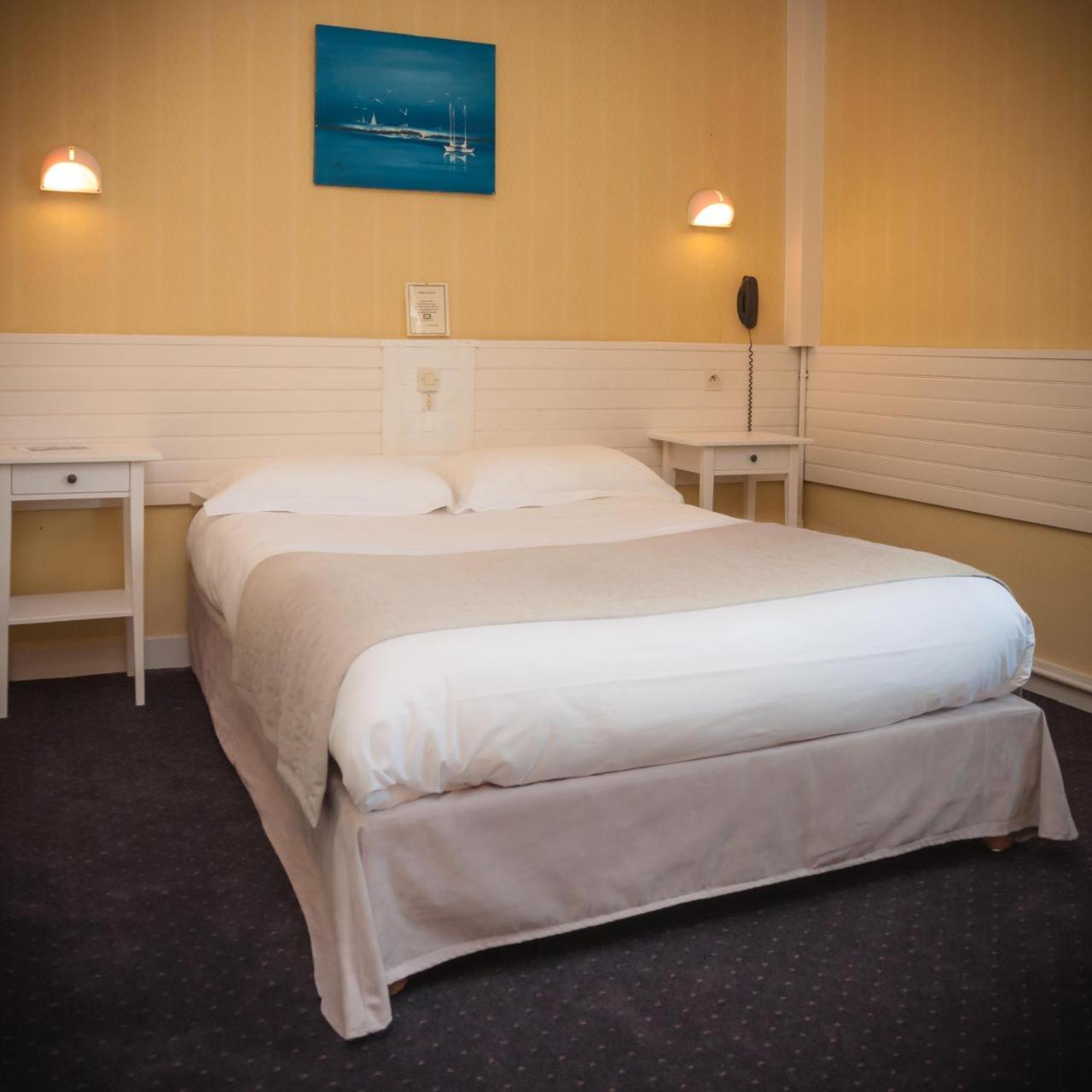 Hotel Moderne Gisors Buitenkant foto